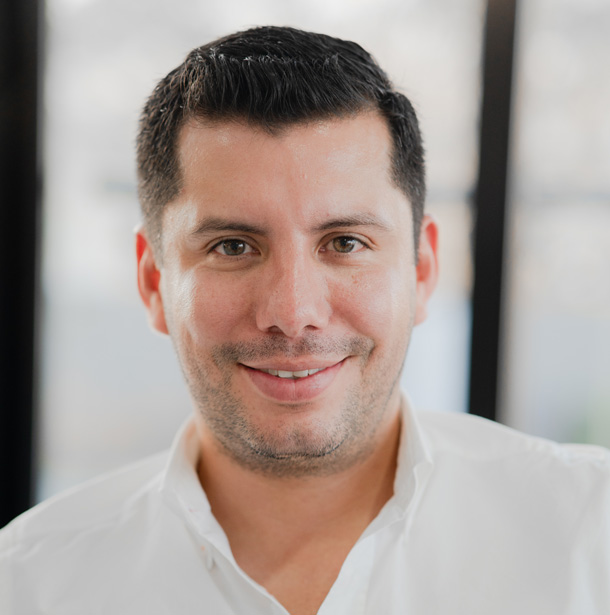 Dr. Illich Navarro is a board-certified plastic surgeon specializing in rhinoplasty in Tijuana, Mexico.