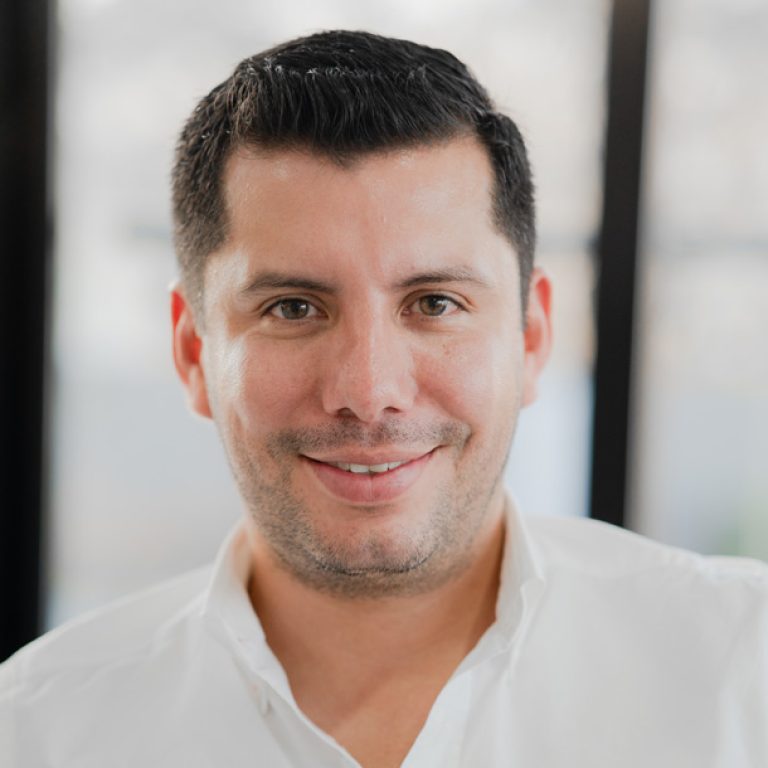 Dr. Illich Navarro is a board-certified plastic surgeon specializing in rhinoplasty in Tijuana, Mexico.